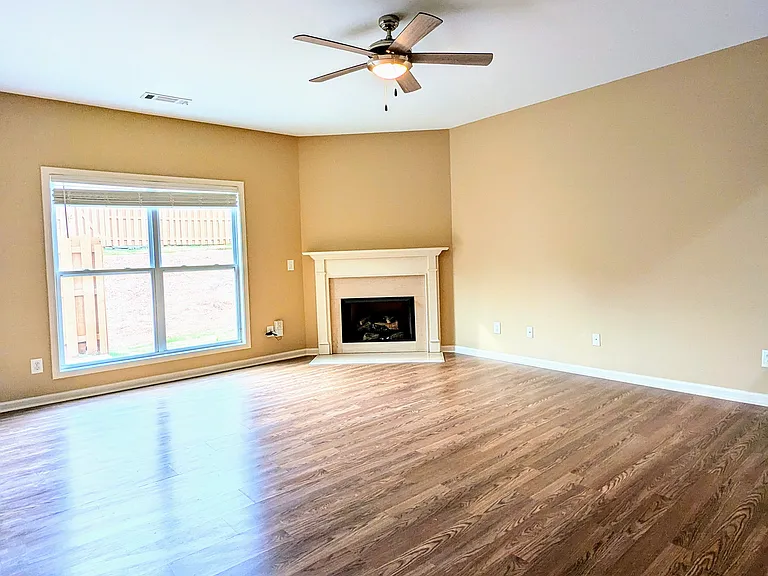 300 Knelston Oak Dr — Photo 5