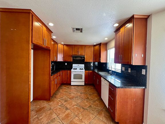 4th image of 7972 Yeager Way
