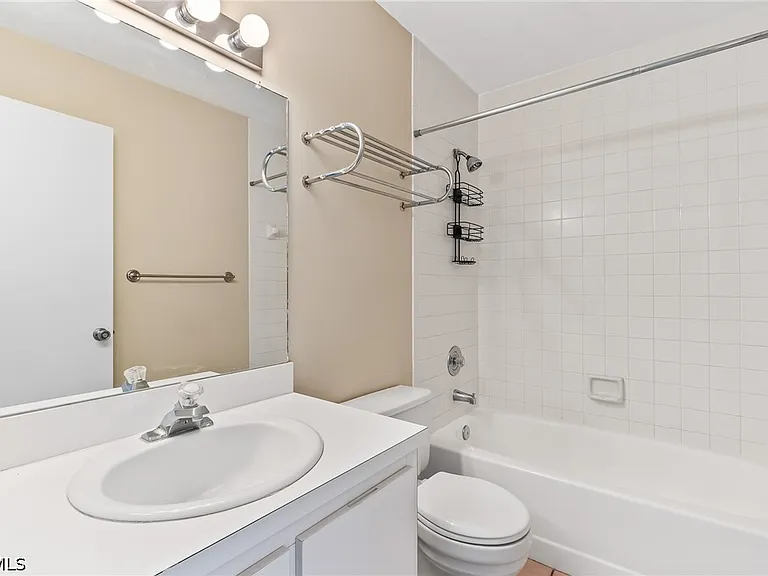 9305 Lake Park Dr #204 — Photo 13