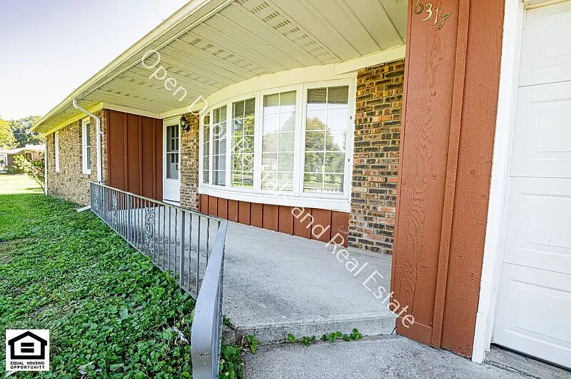 3 bed, 2.0 bath, 1616 sqft, $1,595 — Photo 4