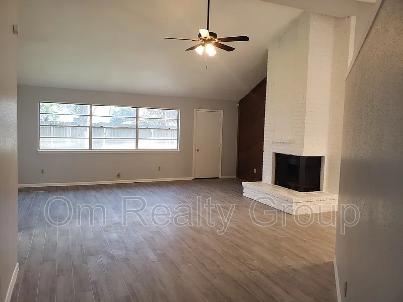 4 bed, 2.0 bath, 1854 sqft, $1,950 — Photo 1