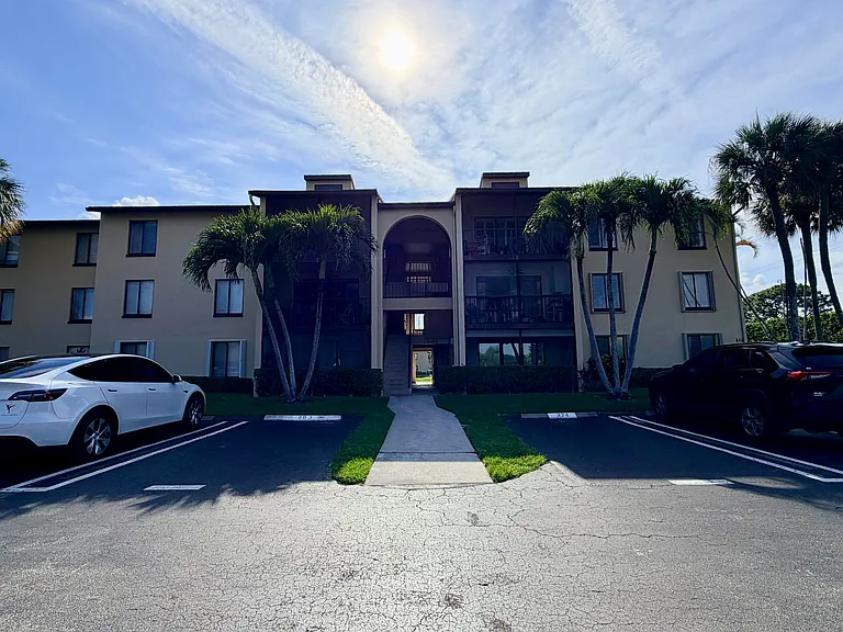 616 Sea Pine Way #C3 — Photo 15