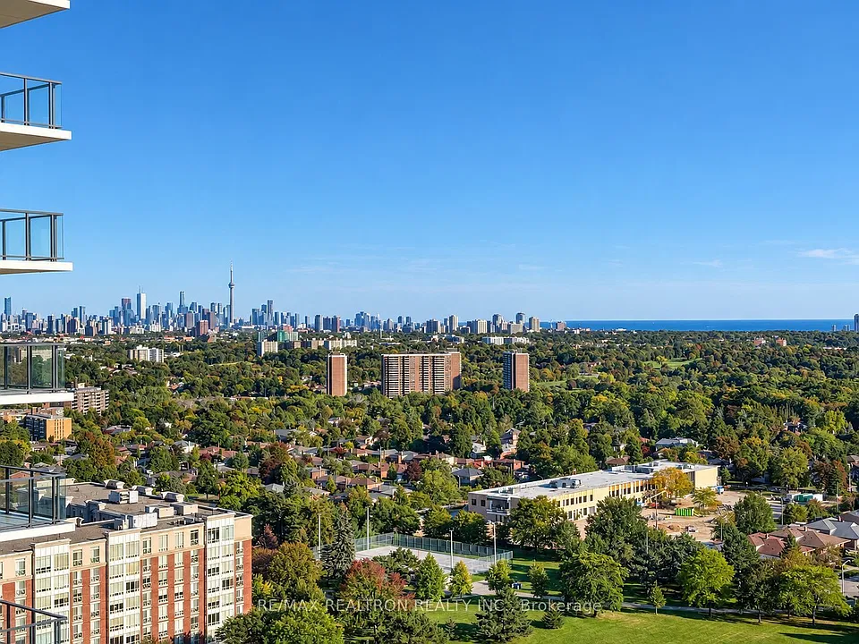 4010 Eglinton Ave W #2007