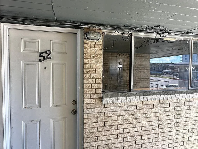 516 Holiday Dr #52 — Photo 3