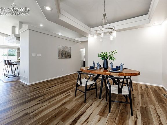 5th image of 9506 Hollydale Ct