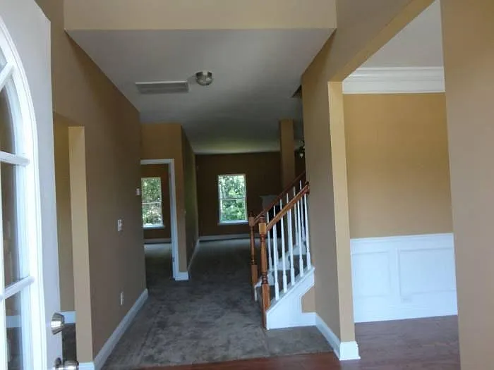 6 bed, 3664 sqft, $1,700 — Photo 1