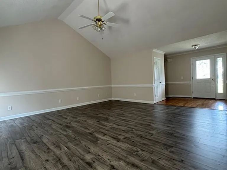 135 Adler Ln — Photo 3