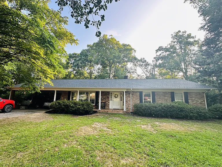 605 E Harnett St — Photo 1