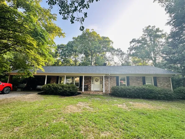 605 E Harnett St, Lillington, NC 27546