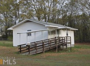 211 Nora Moss Ln, Carnesville, GA 30521
