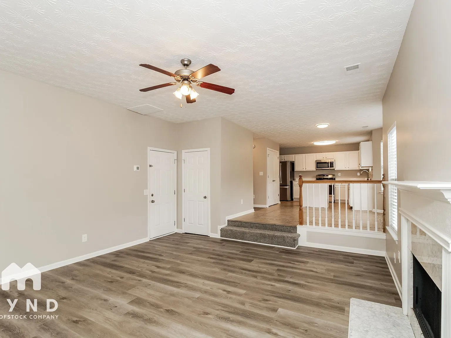 3 bed, 2.5 bath, 2218 sqft, $2,315 — Photo 3