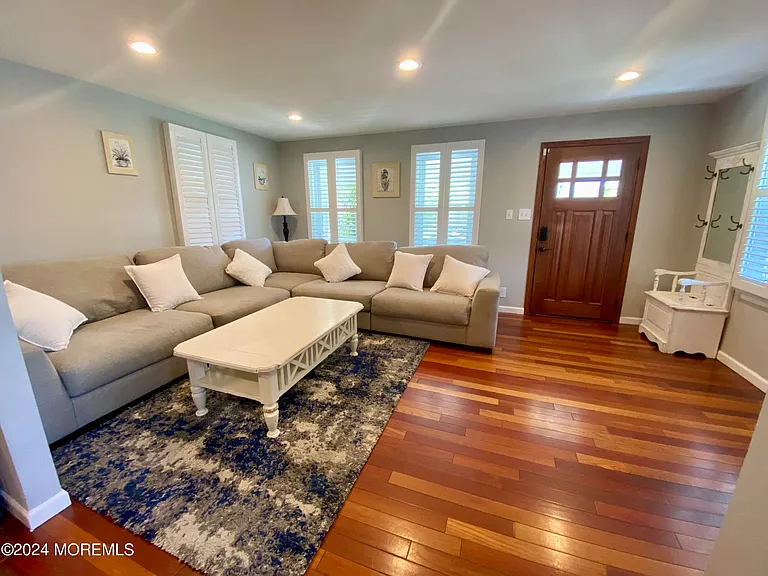 510 Garfield Ave — Photo 5