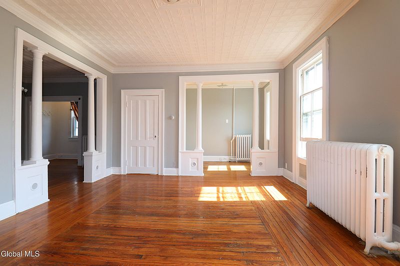 4th image of 530 N Pearl Street