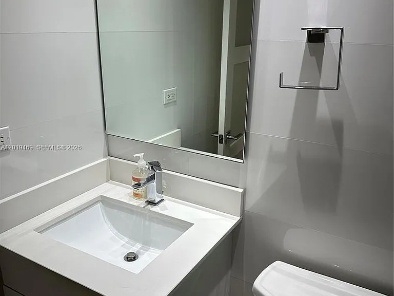6039 Collins Ave #1221 — Photo 11
