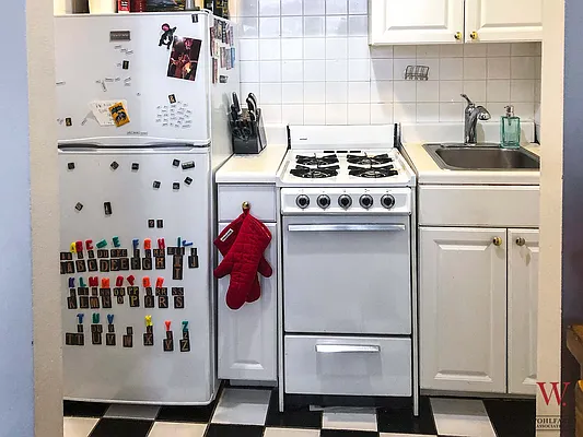 Rented by Wohlfarth & Associates Inc | media 18