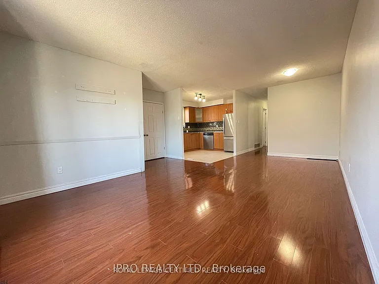 498 Daralea Hts #UPPER — Photo 3