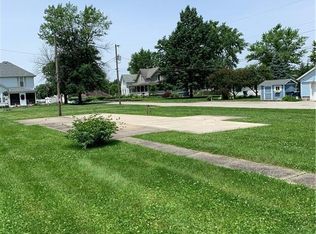 300 W 3rd St, Sheridan, IN 46069