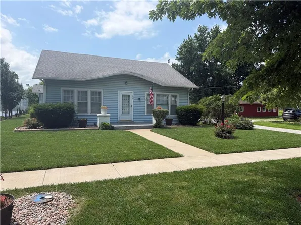 130 N Center St, Williamsburg, KS 66095
