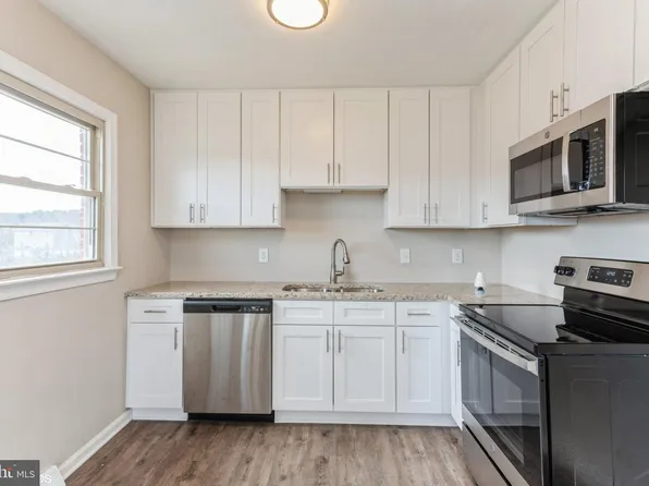 5888 N Seminole Trl, Brightwood, VA 22715