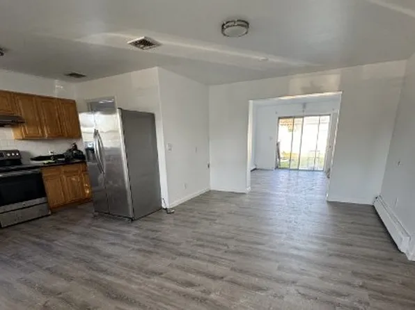 64 Runyon Ave, Edison, NJ 08817
