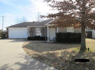 816 E Olrich St, Rogers, AR 72756