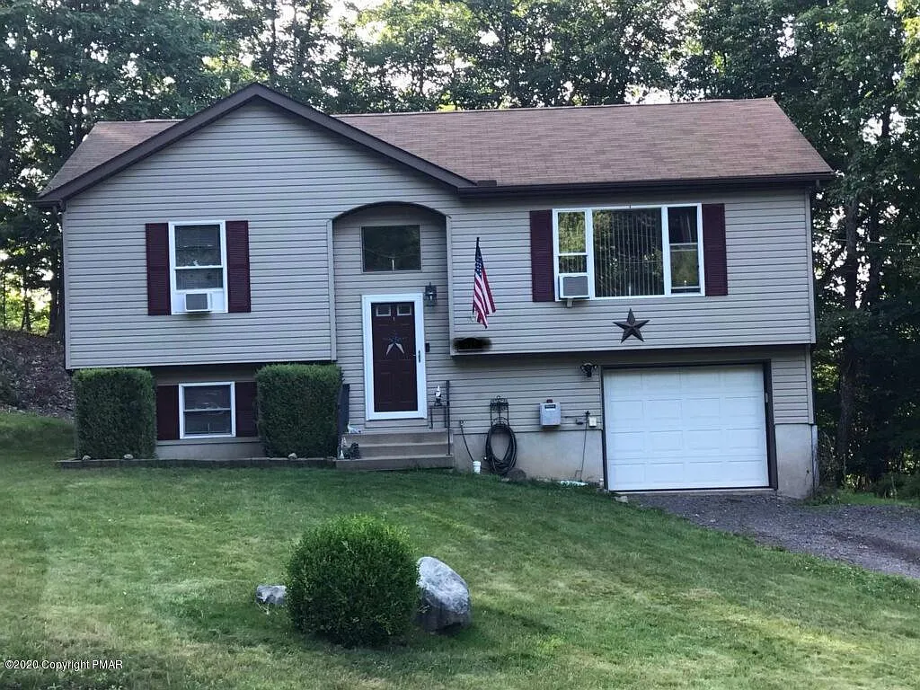 635 Lakeside Dr photo 1