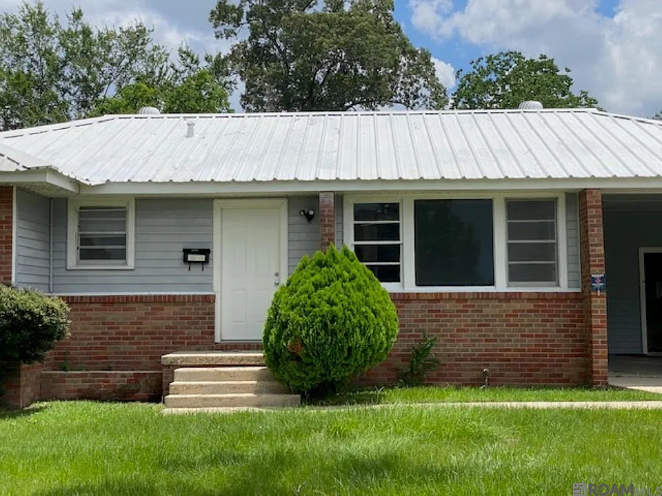 1315 S Foster Dr