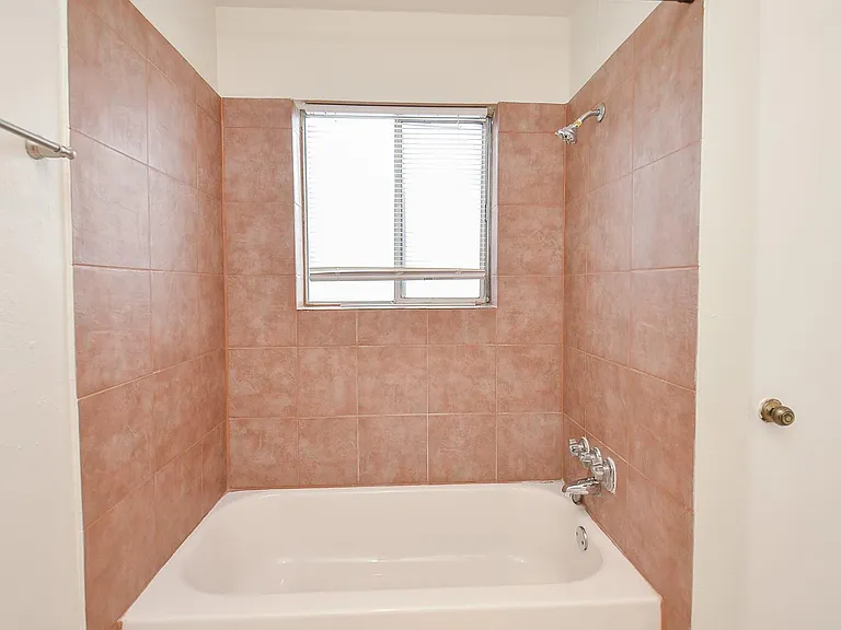 2121 Fountain View Dr #50 — Photo 7
