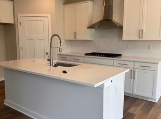 370 Lexington Cir, Bridgeport, WV 26330