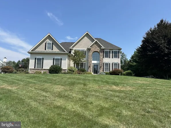 120 Peach Blossom Ln, Ivyland, PA 18974