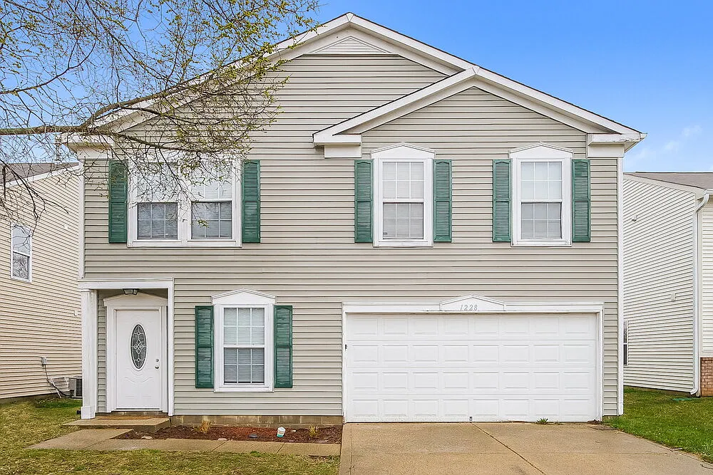 4 bed, 2.5 bath, 1606 sqft, $2,010 — Photo 1