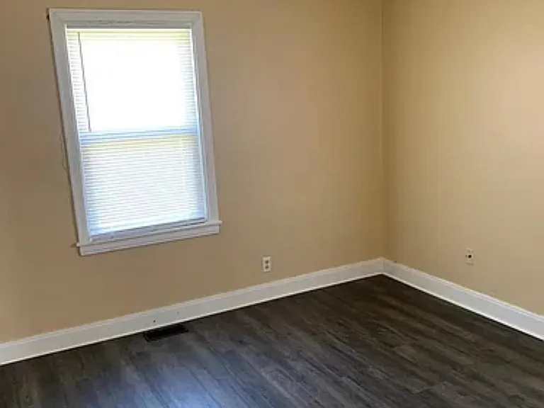 4220 Grand Ave — Photo 4