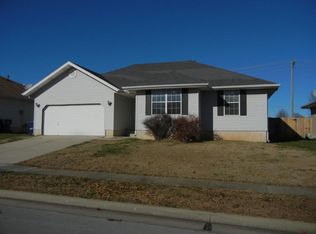3009 W Melbourne St, Springfield, MO 65810