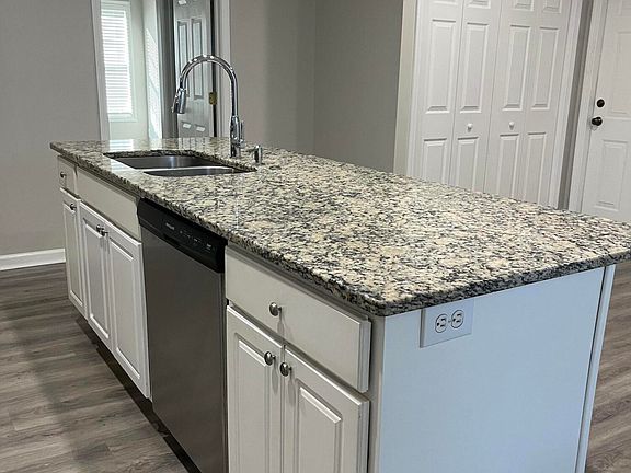5th image of 409 Goose Pond Court