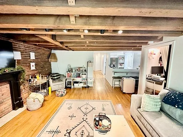 102 Commercial St #4 — Photo 4