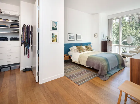 311 West Broadway image 5 of 14