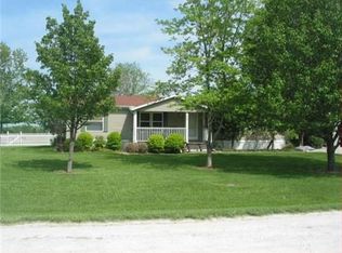 207 S Lyne St, Raymore, MO 64083