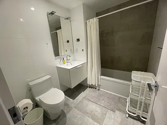 Rented by E Realty International Corp | media 11