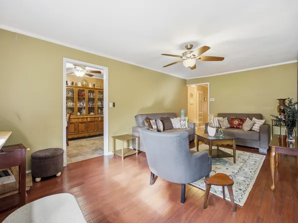 601 East 86th Street image 5 of 19