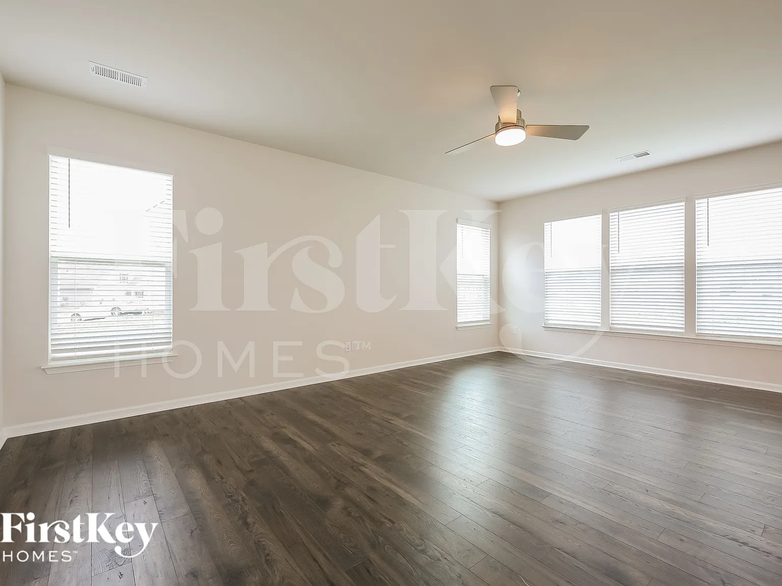 3 bed, 2.5 bath, 2250 sqft, $2,110 — Photo 3