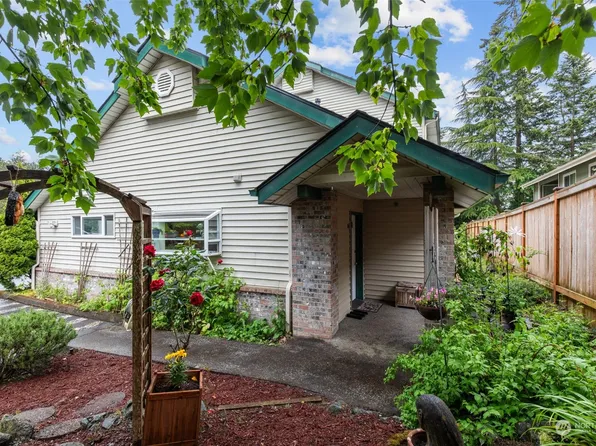 19523 Aurora Avenue N #14, Shoreline, WA 98133