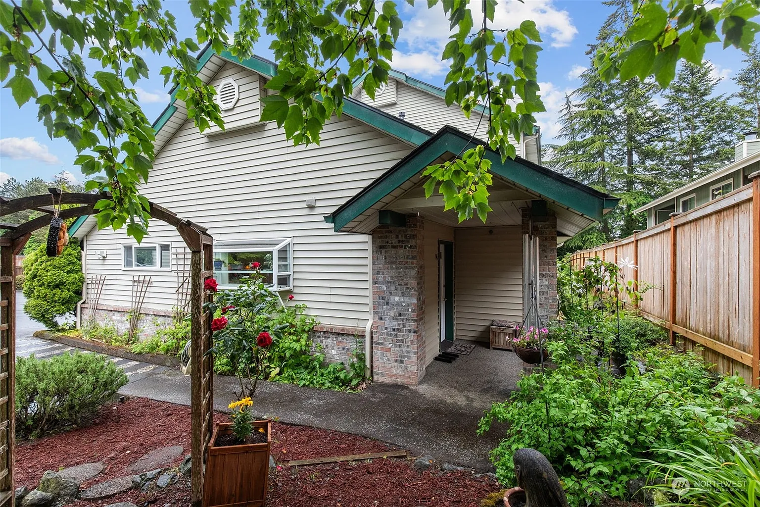 19523 Aurora Avenue N #14 photo 1