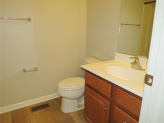 3rd image of 1133 Bayberry Dr