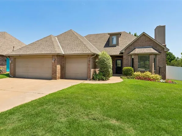 2214 Cedar Pointe Cir, Edmond, OK 73003
