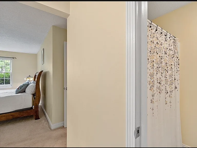 650 Brookside Dr #D — Photo 15