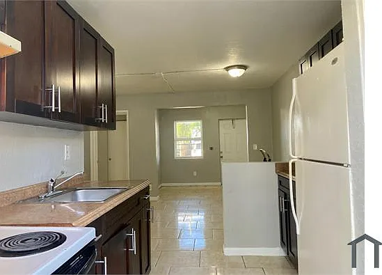 1270 NW 9th St #1E — Photo 1