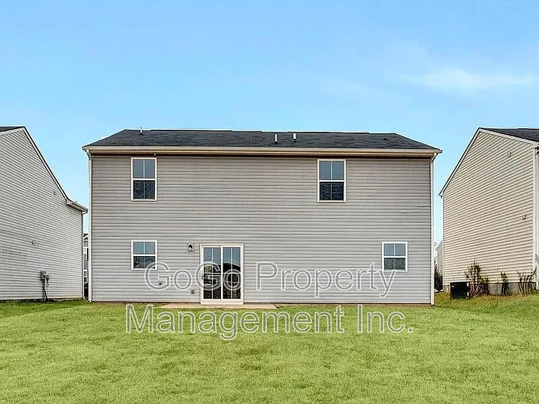 8 Torrington Dr — Photo 19