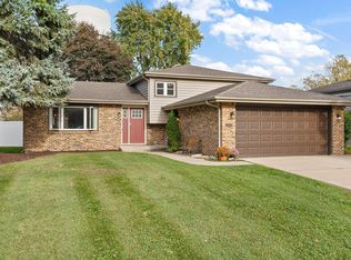 2325 Hickory Dr, Dyer, IN 46311