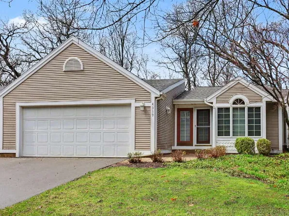 4319 Valley Hollow Dr NE, Grand Rapids, MI 49525