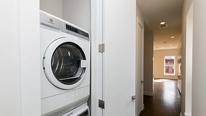 Rented by Nooklyn NYC LLC | media 27